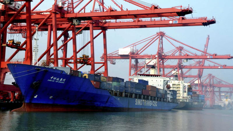 中国贸易报告解读：出口增长远超预期，但进口仍然疲软