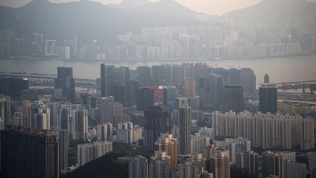 恒指期货价格走势分析，香港最新经济数据，香港抗议活动及股票市场影响，香港最新财经新闻，恒指行情走势分析，恒指期货行情分析