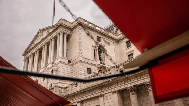 两大冲击之后，四个头部银行将英国央行降息预期推迟到8月