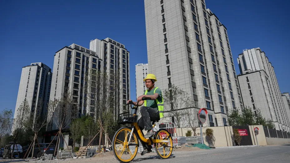 一揽子纾困措施并未奏效，中国房地产投资进一步下滑