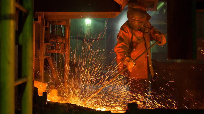 中国精炼铜出口飙升至15.8万桶，远超原纪录