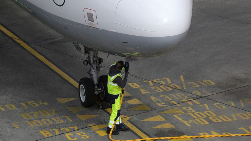 随着航空燃油需求激增，中国炼油利率的暴跌趋势受到一定抑制